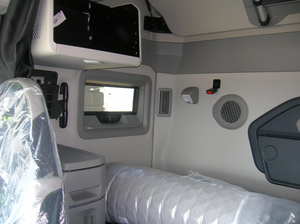Camión Semirremolque Usado Vol_VO VNL64T 660 VNL64T660 con Cabina Dormitorio, Años 2022, 2023 y 2024 - Product Image 4