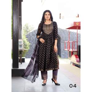 PANTALON HAUT DE TRAVAIL EN COTON IMPRIMÉ DORÉ AVEC DUPATTA NOIR - Product Image 1