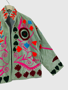 Veste en velours brodée à la main avec des motifs floraux, col montant, manches longues, style bohème chic, taille plus pour femmes, vêtements de printemps - Product Image 4