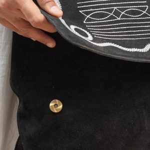 Mochila de piel auténtica de vaca de alta calidad, mochila Vintage bohemia de tamaño pequeño, patrón de logotipo personalizado para uso diario en verano - Product Image 4