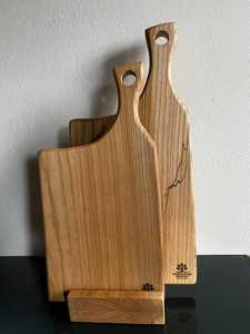 Tabla de cortar y servir rectangular ecológica de madera de acacia natural con mango de madera, apta para lavavajillas, 1.5 cm de grosor - Product Image 4