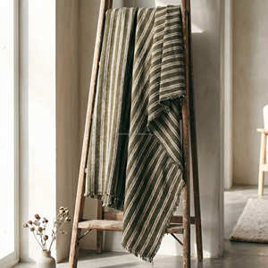 Manta Decorativa para Sofá de Algodón Natural Tejida a Mano con Rayas, 130x180 cm, para Colecciones de Interiores Minimalistas - Product Image 3