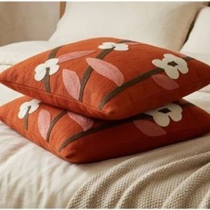 Nouvelle Housse de Coussin Carrée Moderne Brodé Tendance avec Motif Végétal Rouge et Blanc pour la Décoration Intérieure – Vente en Gros - Product Image 4
