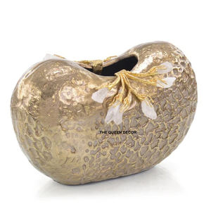 Décorations d'intérieur traditionnelles et modernes : Vase à fleurs classique en aluminium moulé avec une finition métallique raffinée qui sublime - Product Image 5