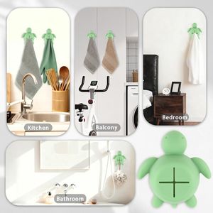 Set di 2 Ganci Adesivi in Silicone a Forma di Tartaruga Marina per Asciugamani da Cucina, Regali di Natale Gratuiti per Donne, Amiche, Sorelle, Mamme - Product Image 2