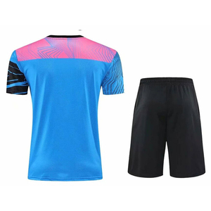 Ensemble de vêtements de sport personnalisés pour équipe de padel en gros avec tissu anti-humidité, construction durable et design personnalisé - Product Image 2