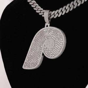 จี้เพชรโมอิสซาไนต์ชุบโรเดียมสุดหรู เงินแท้ 925 ดีไซน์ฮิปฮอปแบบปรับแต่งได้สำหรับผู้ชาย - Product Image 2