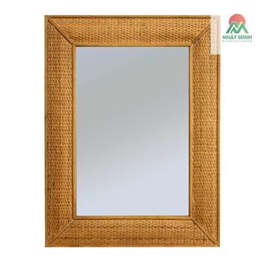 Un espejo de pared impresionante con marco de madera y exquisitos detalles de ratán tejido, en color marrón. - Product Image 2