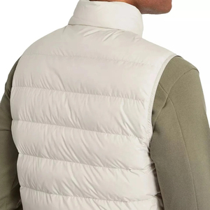 Gilet matelassé confortable pour homme à col montant, sans manches, coupe-vent, décontracté, couleur unie beige, fermeture éclair sur le devant - Product Image 4
