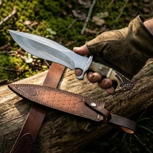 Cuchillo Bowie de Caza Hecho a Mano con Hoja de Acero Pulido y Mango de Asta de Ciervo – Cuchillo de Hoja Fija Personalizado con Funda de Cuero al por Mayor - Product Image 3