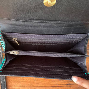 เคสโทรศัพท์ลายเครื่องมือแกะสลักด้วยมือสไตล์ตะวันตก, เคสมือถือกระเป๋าสตางค์หลายใบใช้คล้องข้อมือหนังสไตล์ตะวันตก - Product Image 5