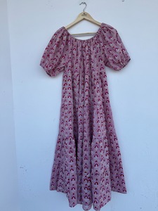 Robe longue décontractée en coton à imprimé floral et col rond pour femme, avec manches bouffantes et volants, style indien, vente en gros, fabricant de robes en coton - Product Image 6