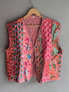 Gilet matelassé en coton rose à motifs floraux pour femme, réversible, avec poches plaquées, col en V, sans manches, style printemps, CADEAU POUR ELLE - Product Image 1