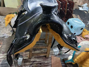 Sillín occidental hecho a mano de caballo de cuero de vaca genuino 100% con accesorios a juego, sillín de rancho para montar y cortar Rancho - Product Image 3