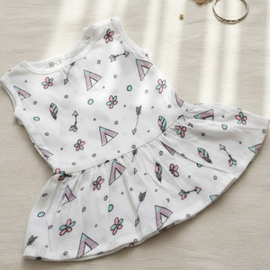 Robe en coton pour bébé fille, axée sur le confort, avec une texture douce et un design élégant et ludique, pour tous les jours et les occasions spéciales - Product Image 4