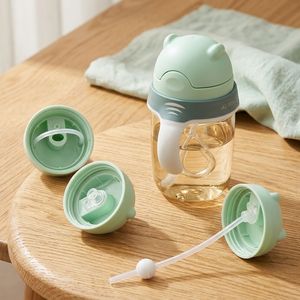 Bouteille d'eau transparente en Tritan pour enfants OEM ODM 260ml 360ml avec couvercle à paille anti-fuite, tasse d'apprentissage, fabricant d'usine au Vietnam - Product Image 4
