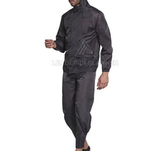 Ensemble de survêtement personnalisé en nylon imperméable et coupe-vent avec sweat à capuche zippé et pantalon de sport - Product Image 4