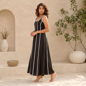 Robe maxi drapée blanche élégante pour femmes, col haut |   Robe de soirée à taille froncée, extensible et douce, chic et minimaliste, pour cocktail formel - Product Image 4