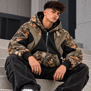 Veste à capuche personnalisée pour homme, camouflage Woodland, fermeture éclair intégrale, panneaux contrastants noirs, ourlet côtelé, streetwear outdoor B2B USA - Product Image 4