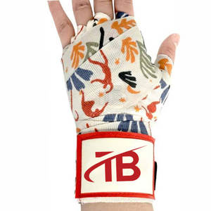 ผ้าพันมือสำหรับชกมวยคุณภาพสูง ทำจากนีโอพรีน พร้อมห่วงนิ้วโป้งและตัวล็อคที่แข็งแรง สวมใส่สบาย ระบายอากาศได้ดี เป็นมิตรกับสิ่งแวดล้อม เหมาะสำหรับทุกเพศ - Product Image 5