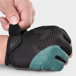 Guantes Deportivos de Neopreno Premium de Medio Dedo, Ligeros, con Protección Reforzada, Cierre con Cordones, Servicio OEM, para Ejercicio y Entrenamiento - Product Image 3