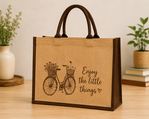 Bolsa de compras grande de yute marrón con diseño de bicicleta y flores, texto 'Enjoy The Little Things', asa superior, parte superior abierta - Product Image 4