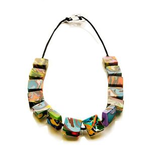 Collier en résine artisanal de qualité supérieure, accessoire de mode en cristal avec des mots-clés de qualité supérieure - Product Image 4