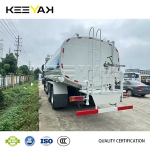 HOWO 8x4 camion-citerne à eau robuste camion-citerne à eau manuel <span class=keywords><strong>30000</strong></span> <span class=keywords><strong>litres</strong></span> 20000 <span class=keywords><strong>litres</strong></span> camions citernes à eau à vendre - Product Image 5