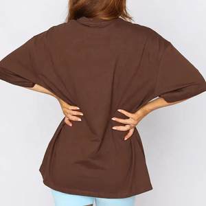 Camiseta de Alta Calidad para Mujer en Tallas Grandes con Bordado y Plumas, 100% Algodón Orgánico - Product Image 3