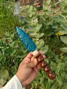 Cuchillo de punta de flecha de vidrio azul acuático hecho a mano con mango de madera, estilo obsidiana de piedra de fuego personalizado, decoración artística coleccionable - Product Image 3