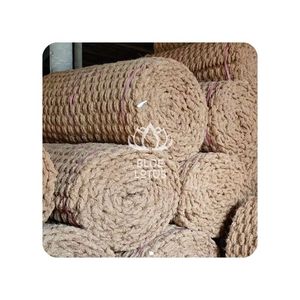 Tapis en fibre de coco artisanal de qualité supérieure DISPONIBLE |   Rouleau de paillasson en fibre de coco naturelle et durable - Product Image 1