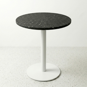 Table à manger en plastique recyclé, design moderne, imperméable, durable, écologique, empilable, structure métallique, montage facile, pour l'extérieur - Product Image 1