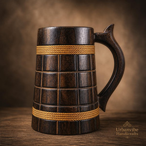 Mug Viking en bois poli écologique avec gravure artisanale motif animal, diamètre 300 mm - Cadeau pour la Saint-Valentin et Halloween - Product Image 1