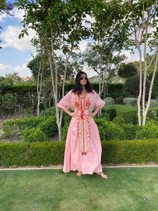 ชุดเดรสผ้าคอตตอนปักลายหลากสีสำหรับผู้หญิง Siwa สีชมพู - Product Image 4