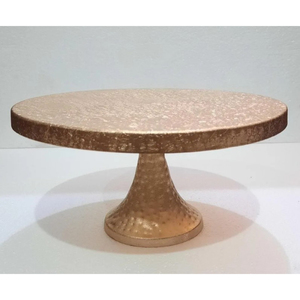 Plato redondo vintage con pedestal para postres, soporte creativo para pasteles de metal dorado martillado para decoración de bodas y hogar. - Product Image 2