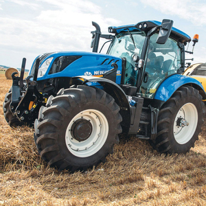 Tracteur 4x4 d'occasion/neuf à prix avantageux, New Holland avec chargeur et équipement agricole, matériel agricole à vendre - Product Image 1