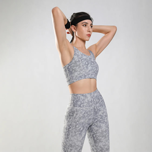 Nuevo conjunto de yoga personalizado para mujer, top corto con hombros descubiertos, leggings de gimnasio con cintura elástica de spandex/nailon para fitness, trabajo, gimnasio y yoga. - Product Image 5