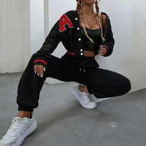 Chaqueta Varsity Premium para Mujer, Estilo Letterman, Mezcla de Lana, con Bordado Personalizado, Estilo Urbano - Product Image 4