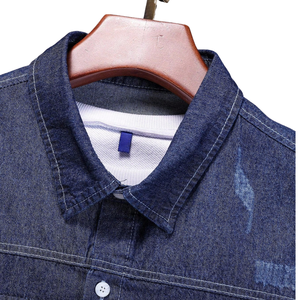 Chemise en jean unisexe personnalisée à manches longues en coton délavé, boutonnée, style western décontracté, coupe régulière, avec double poche à rabat, pour usage quotidien - Product Image 3