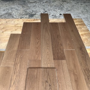 Plancher en bois de chêne naturel de haute qualité disponible en 12mm 15mm 18mm Design moderne à chevrons élégant et tendance - Product Image 4