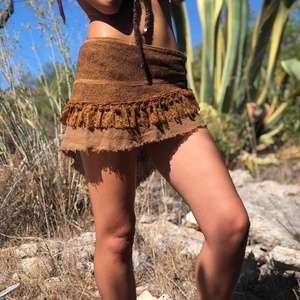 กระโปรงผู้หญิงสไตล์โบฮีเมียนประดับพู่ห้อย กระโปรงมินิผ้าฝ้ายลูกไม้แบบหลายชั้น เนื้อผ้าบางเบาพลิ้วไหว เหมาะสำหรับงานเทศกาลฤดูร้อน - Product Image 1