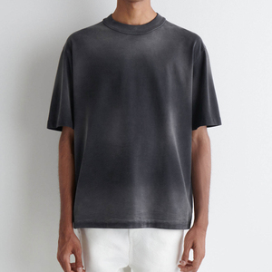 T-shirt décontracté pour homme, coupe classique, 100 % coton jersey, délavé à l'acide, couleur unie, col rond, manches courtes, avec logo sur le devant - Product Image 1