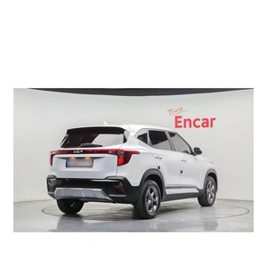 Kia Seltos 1.6 Turbo Essence 2WD 2023, 4 425 km, Boîte Automatique, Sièges en Cuir, Caméra Arrière, Conduite à Gauche - Product Image 2