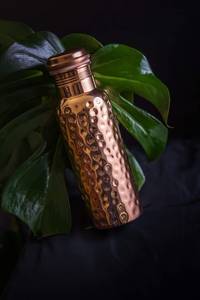 Bouteille d'eau en cuivre ayurvédique traditionnelle moderne avec paille, jetable, pour la maison et l'extérieur - Product Image 4