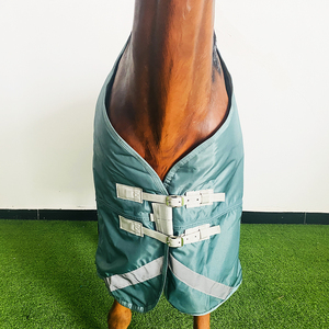 BRAND ZONE Manta de Invierno para Caballo de Forro Polar Impermeable Personalizada con 2 Correas para las Patas - Diseño de Cuello Estándar - Product Image 4