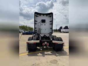 Camion tracteur poids lourd bleu 6x4, tête motrice, moteur diesel, véhicule de transport logistique commercial, modèle conduite à gauche - Product Image 2