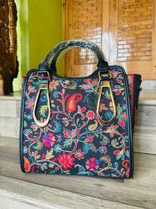 Designer Elegant Shoulder Bag for Women Branded OEM and ODM Zipper Chains Hand Bags Ladies Flower Scarf <b>Handbags</b> - Product Image 4