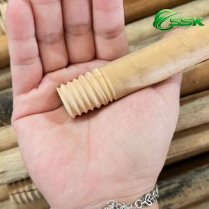 Balai à poussière en bois d'eucalyptus de haute qualité avec tête en PVC et poils festonnés Sskglobal.vn ASIAWOOD Nettoyage facile Vente directe usine - Product Image 1