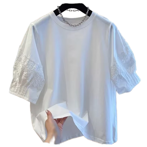 Camiseta Elegante de Encaje con Mariposas para Mujer, Cuello Redondo, Manga Media, Ecológica, Transpirable, de Algodón Suave y Poliéster, Prenda Personalizada - Product Image 3