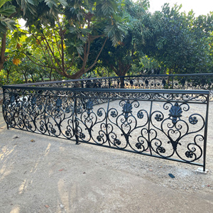 Rampe de balcon décorative en fer forgé sur mesure, rampes en acier pour balcon extérieur, robustes, élégantes, revêtement poudré - Product Image 5